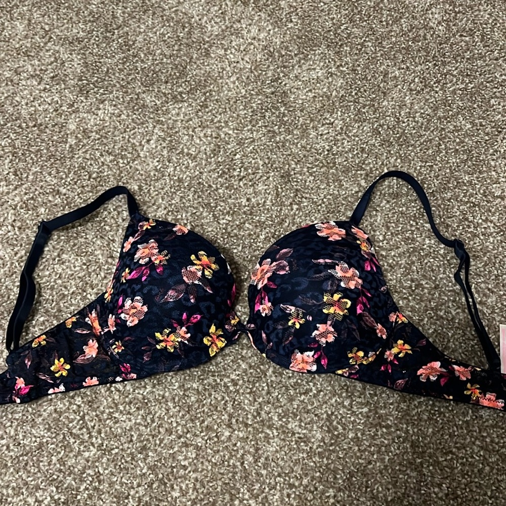Victora Secret Everywhere push up bra